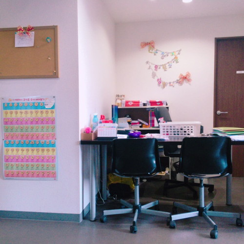 新大久保にある韓国語教室の無料体験レッスンの写真：ハングルちゃんの教室受付